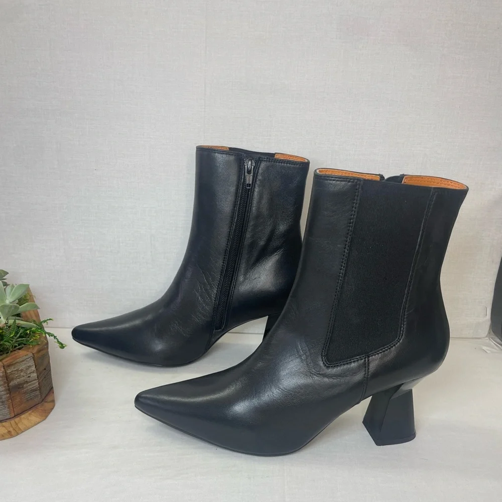SAINT G ELLIANA BLACK‎ LEATHER SCULPTED HEEL INSIDE ZIP BOOTS Ankle 9
